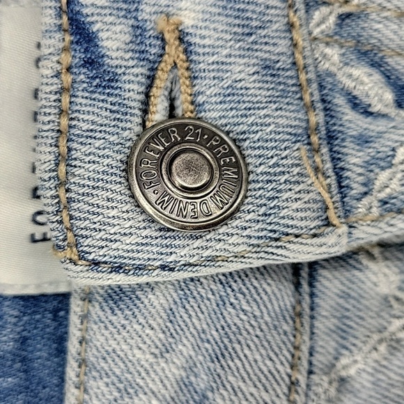 Forever 21 Womens Light Wash/Bleached Shorts With Metallic Embroidery Detail 24 - Picture 7 of 12